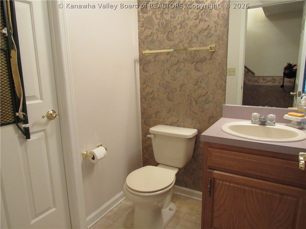 28 Wynfield Trace Winfield, WV 25213 - Photo 9 of 19 Half bath on main floor.