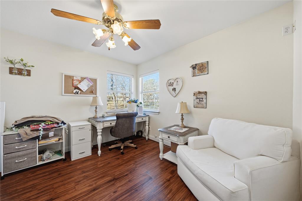 5262 Rio Vista Malakoff, TX 75148 - Photo 16 of 29 a living room with furniture and wooden floor