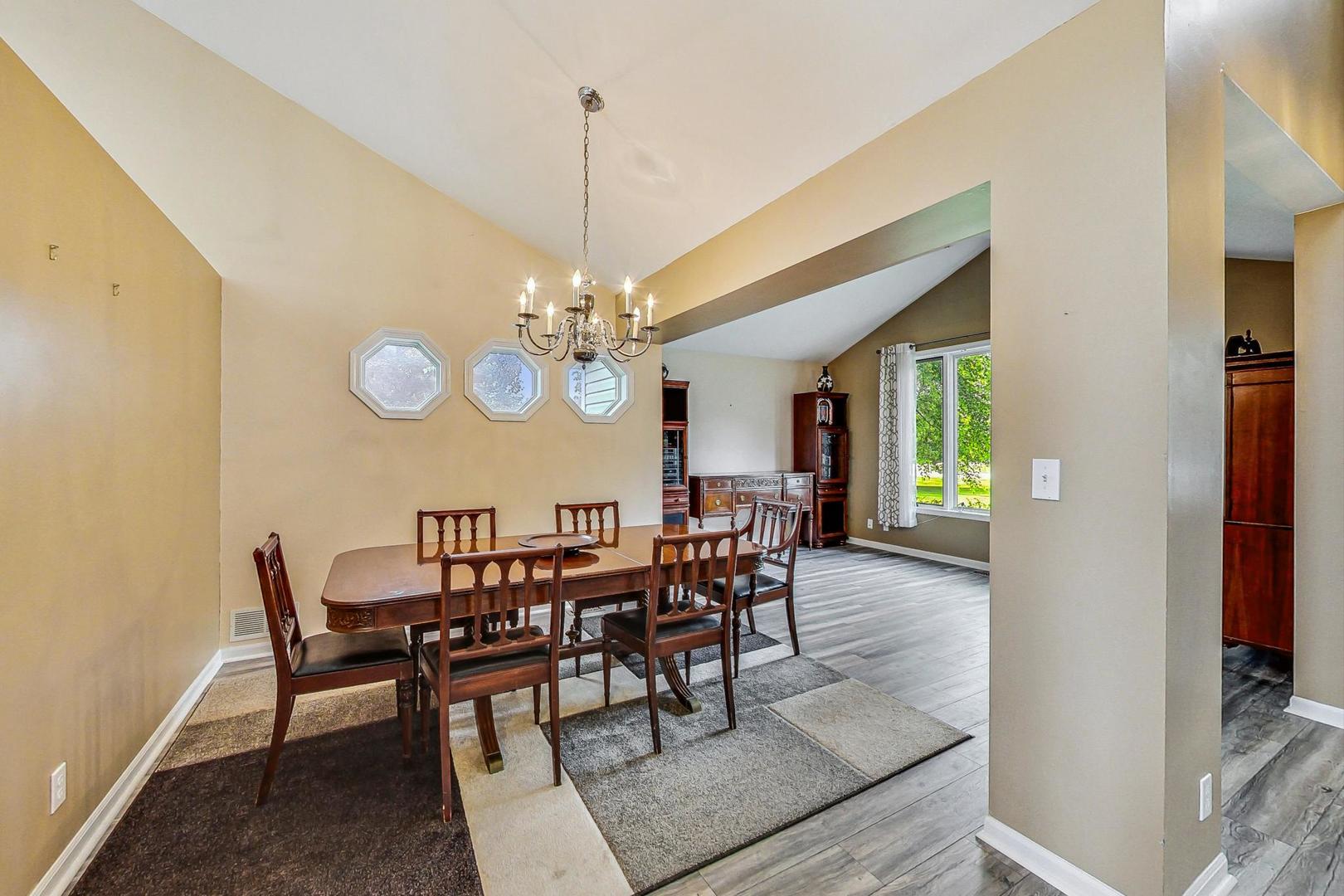 2413 Falcon Lane Spring Grove, IL 60081 - Photo 11 of 54 Gallery Image 11