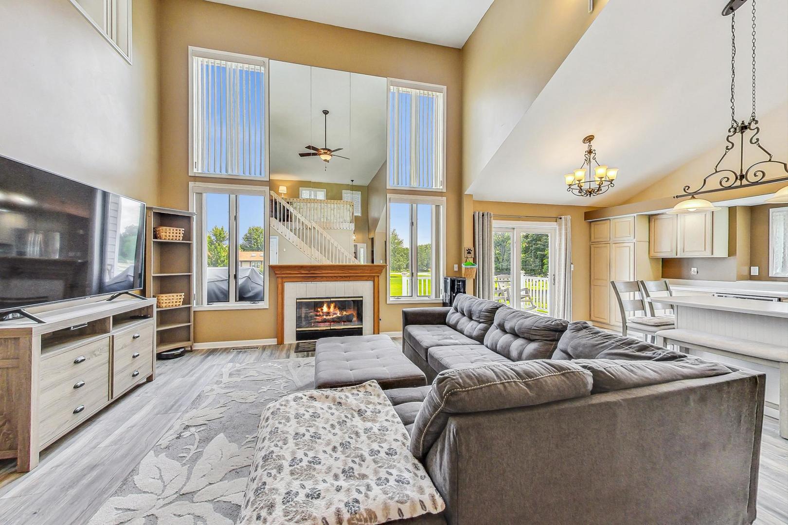 2413 Falcon Lane Spring Grove, IL 60081 - Photo 18 of 54 Gallery Image 18
