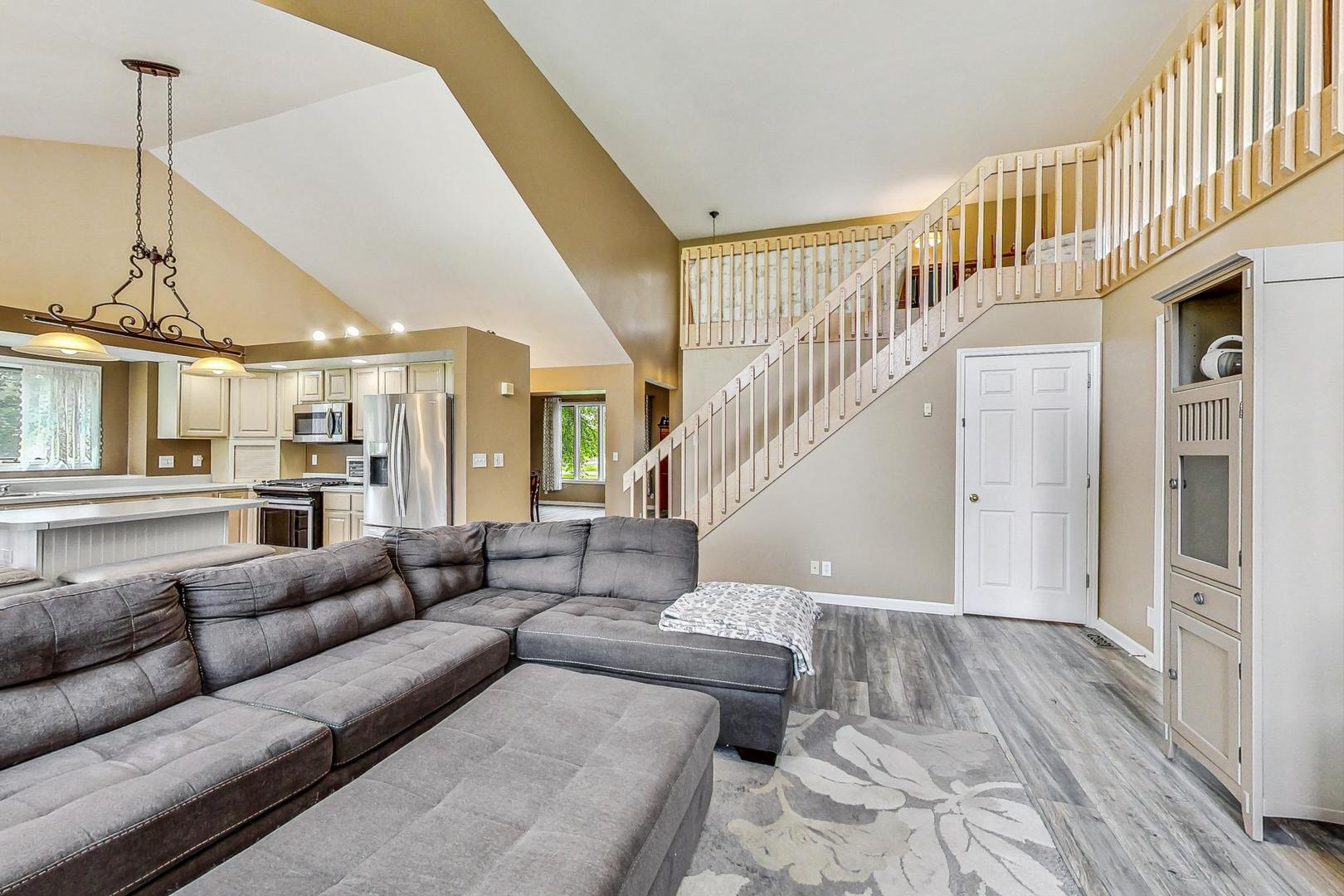 2413 Falcon Lane Spring Grove, IL 60081 - Photo 20 of 54 Gallery Image 20