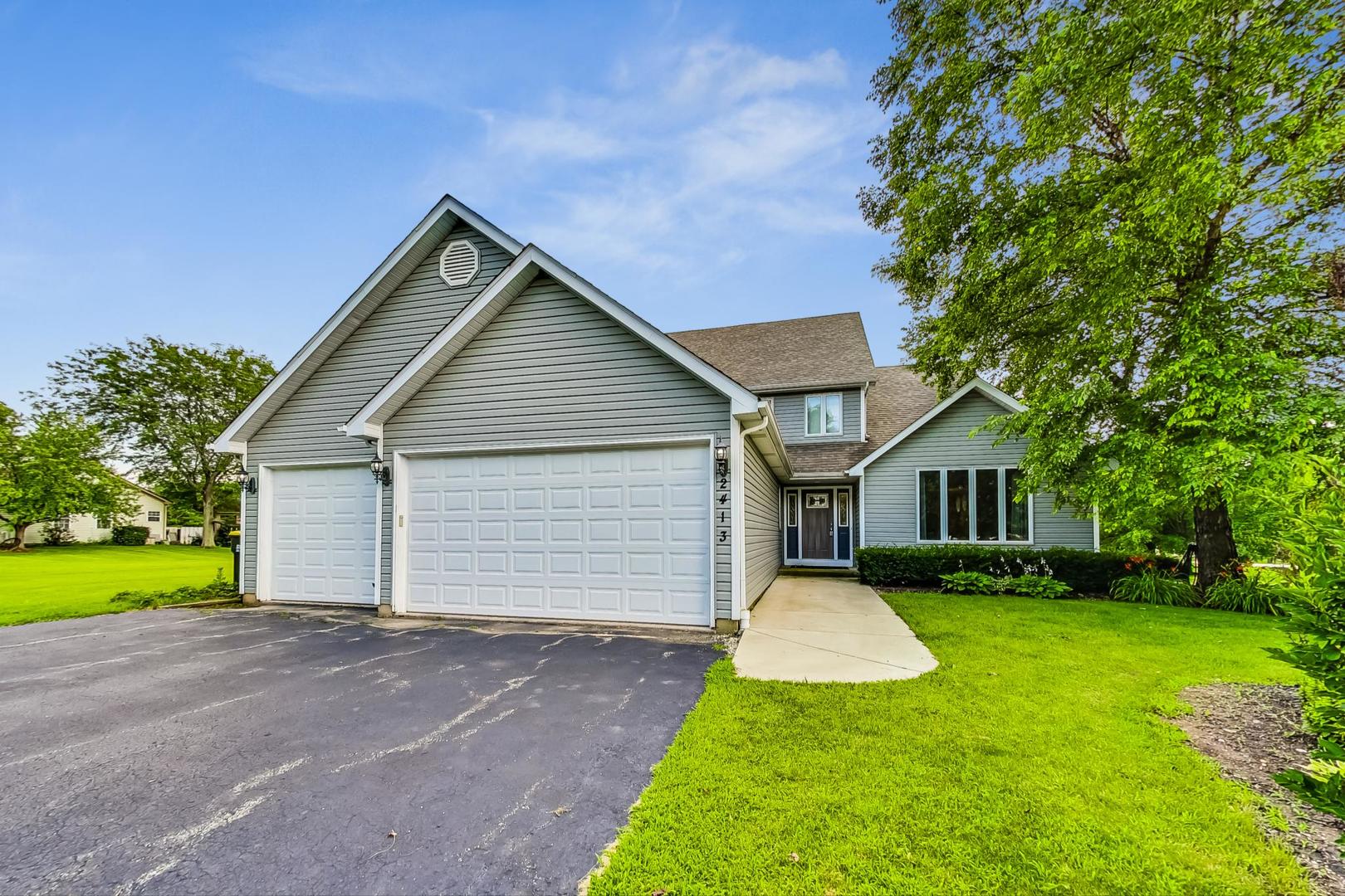 2413 Falcon Lane Spring Grove, IL 60081 - Photo 2 of 54 Gallery Image 2