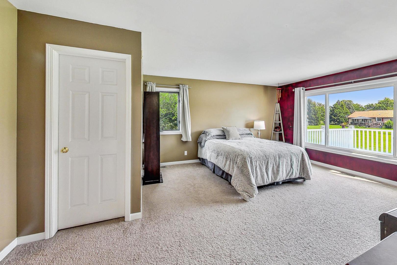 2413 Falcon Lane Spring Grove, IL 60081 - Photo 22 of 54 Gallery Image 22
