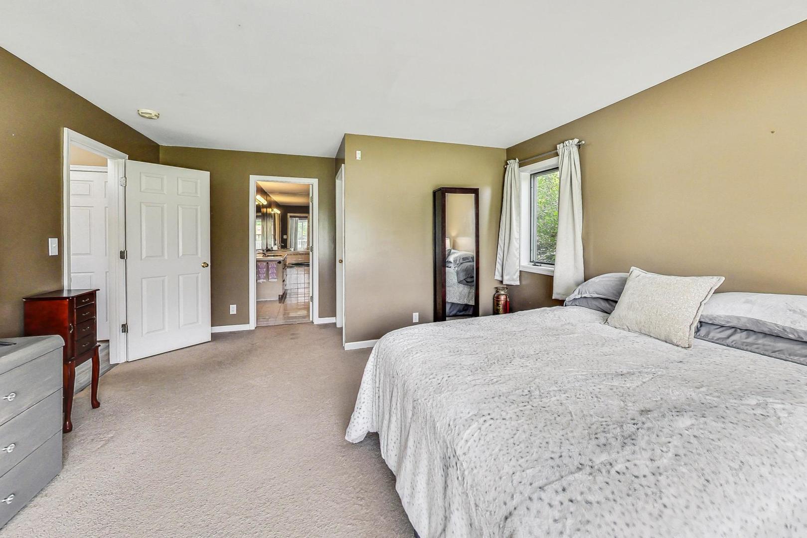 2413 Falcon Lane Spring Grove, IL 60081 - Photo 24 of 54 Gallery Image 24