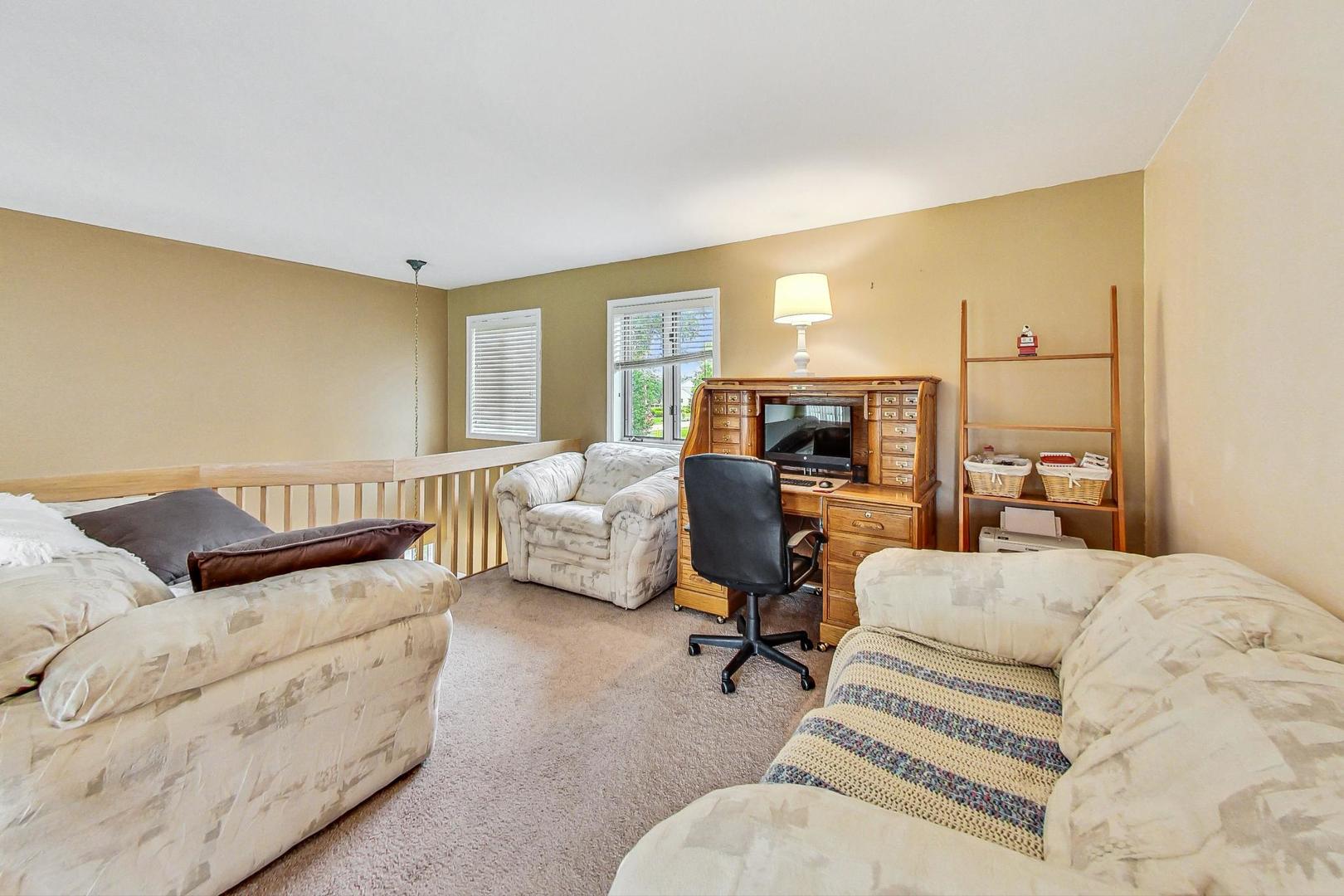 2413 Falcon Lane Spring Grove, IL 60081 - Photo 29 of 54 Gallery Image 29