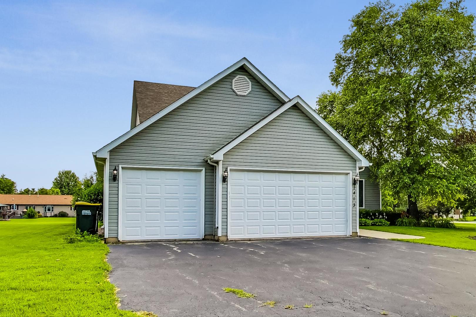 2413 Falcon Lane Spring Grove, IL 60081 - Photo 3 of 54 Gallery Image 3