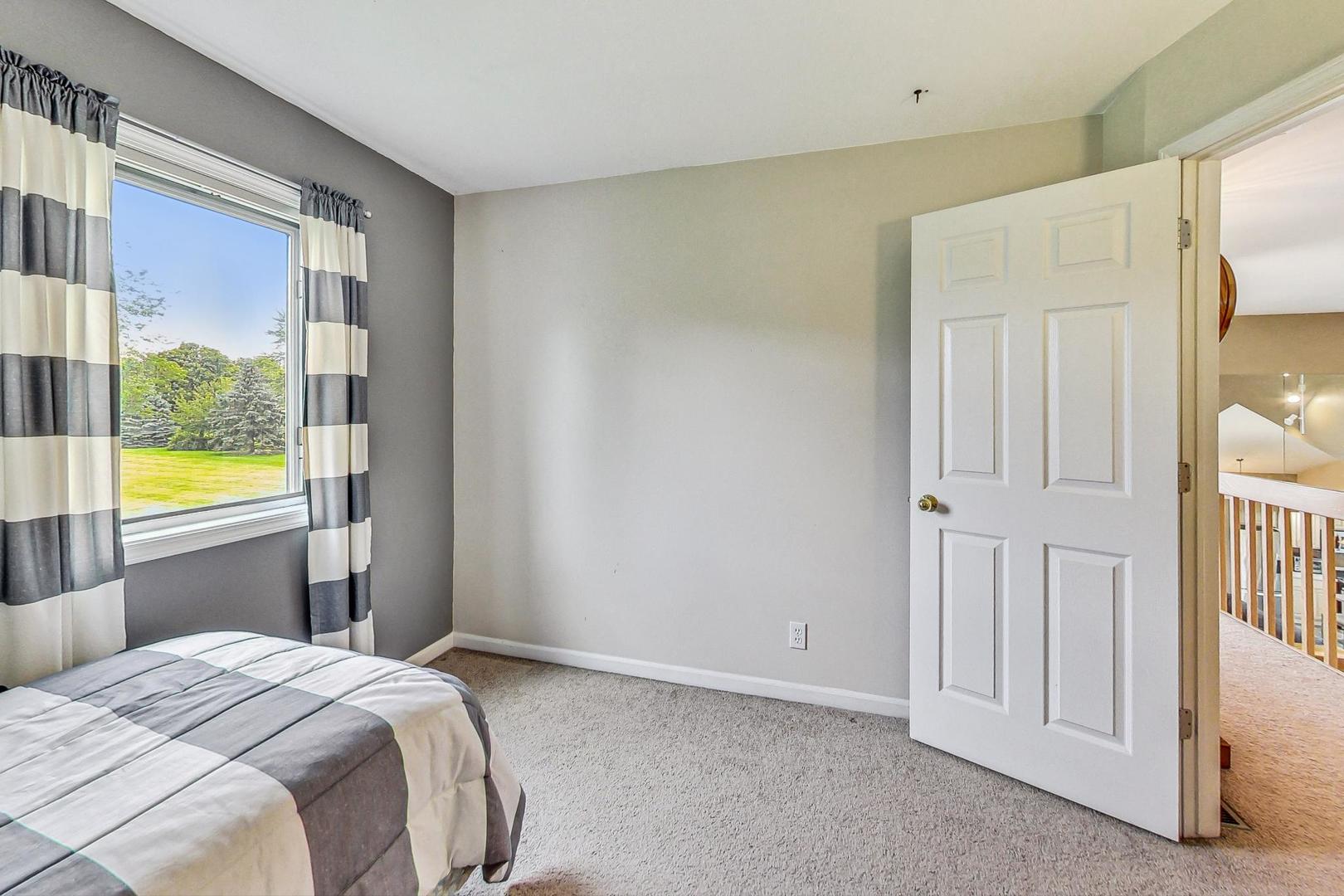 2413 Falcon Lane Spring Grove, IL 60081 - Photo 33 of 54 Gallery Image 33