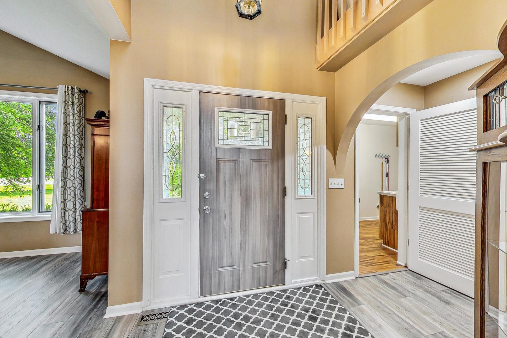 2413 Falcon Lane Spring Grove, IL 60081 - Photo 5 of 54 Gallery Image 5