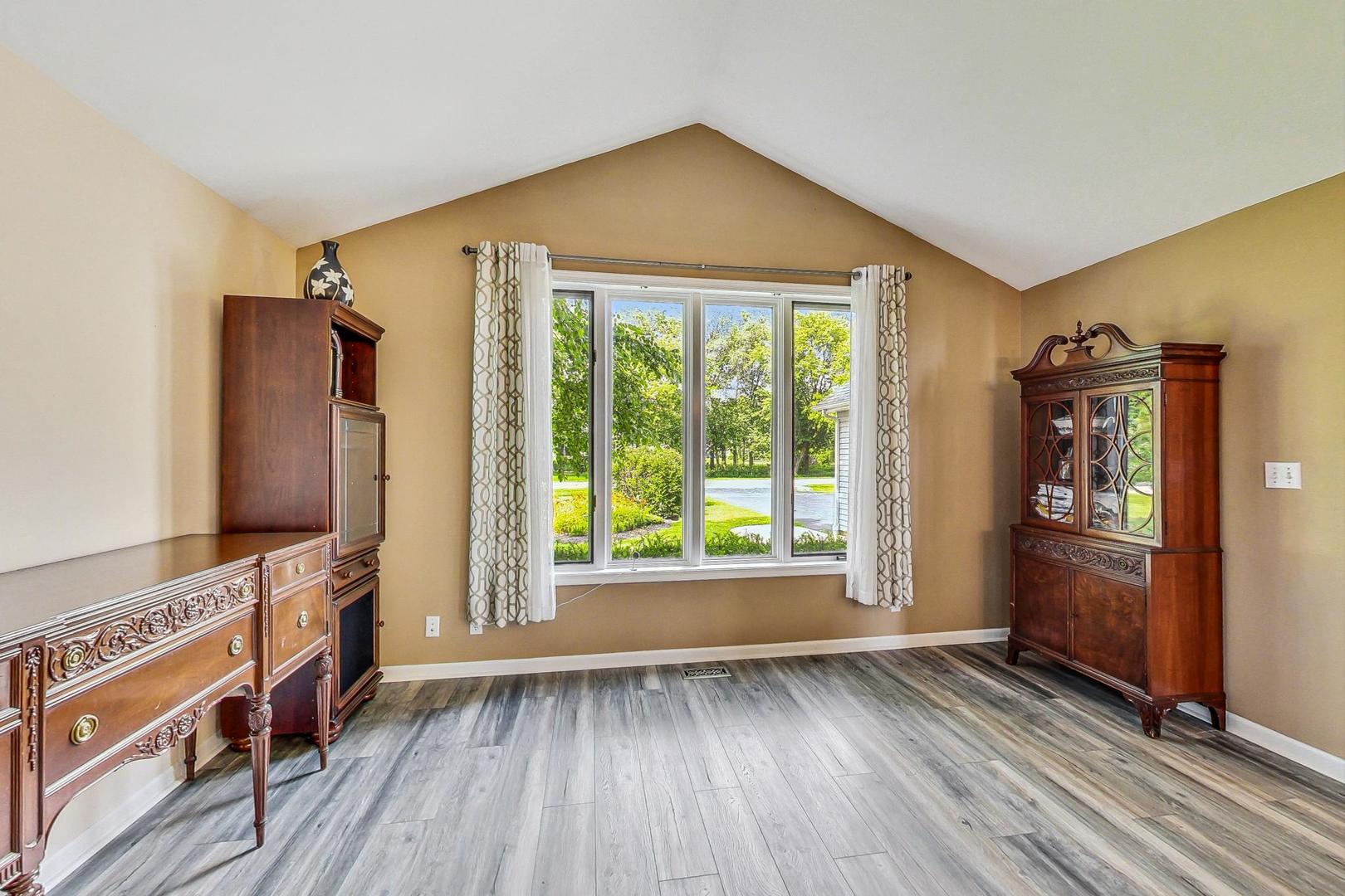 2413 Falcon Lane Spring Grove, IL 60081 - Photo 8 of 54 Gallery Image 8