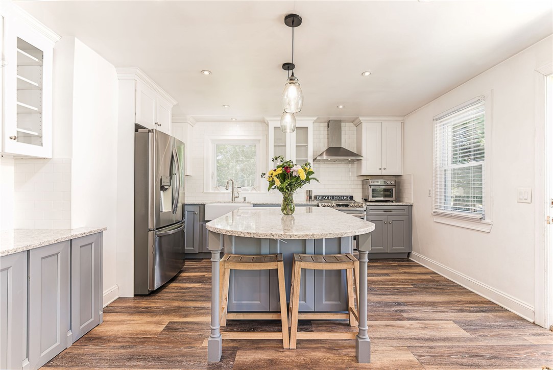 189 Shore Road Westerly, RI 02891 - Photo 5 of 30