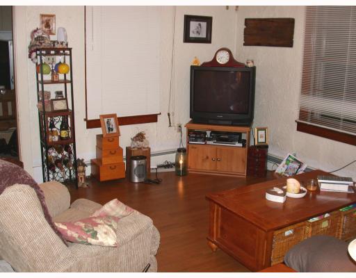 815 10th Street East Rochester, PA 15074 - Photo 2 of 8 Living Room.