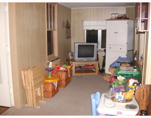 815 10th Street East Rochester, PA 15074 - Photo 6 of 8 Den/Family/Great Room.