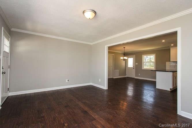 6033 Vinewood Road Davidson, NC 28036 - Photo 4 of 24 Gallery Image 4
