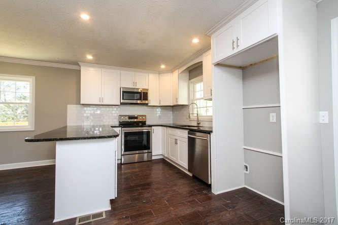 6033 Vinewood Road Davidson, NC 28036 - Photo 7 of 24 Gallery Image 7
