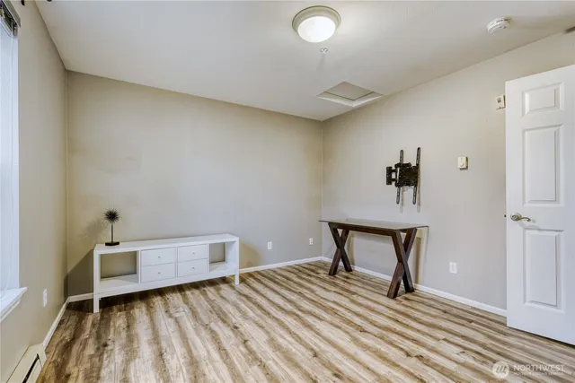 $340,000 | 10511 Midvale Avenue North, Unit 302, Seattle, WA 98133