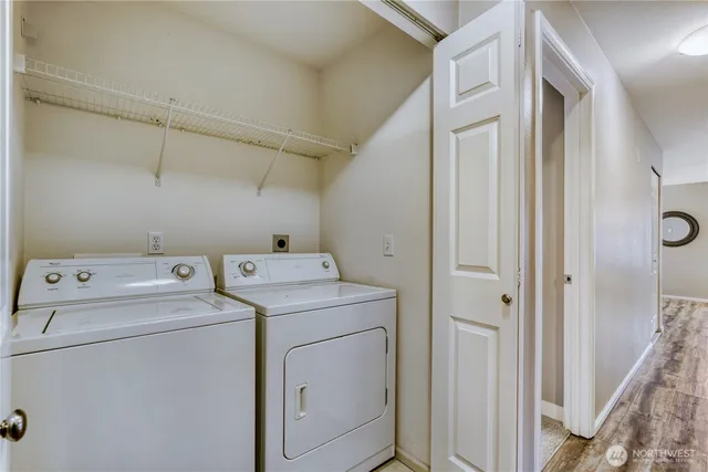 $340,000 | 10511 Midvale Avenue North, Unit 302, Seattle, WA 98133