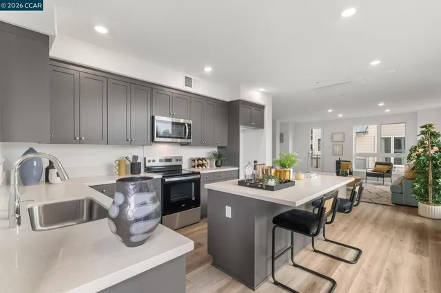 $810,000 | 27277-27277 Cosmo Court, Hayward, CA 94544