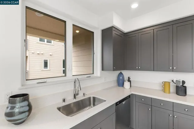 $810,000 | 27277-27277 Cosmo Court, Hayward, CA 94544