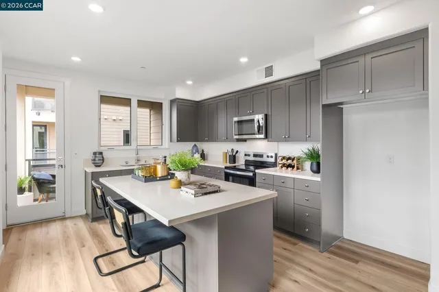 $810,000 | 27277-27277 Cosmo Court, Hayward, CA 94544