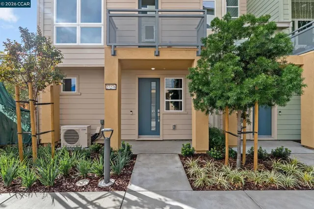 $810,000 | 27277-27277 Cosmo Court, Hayward, CA 94544