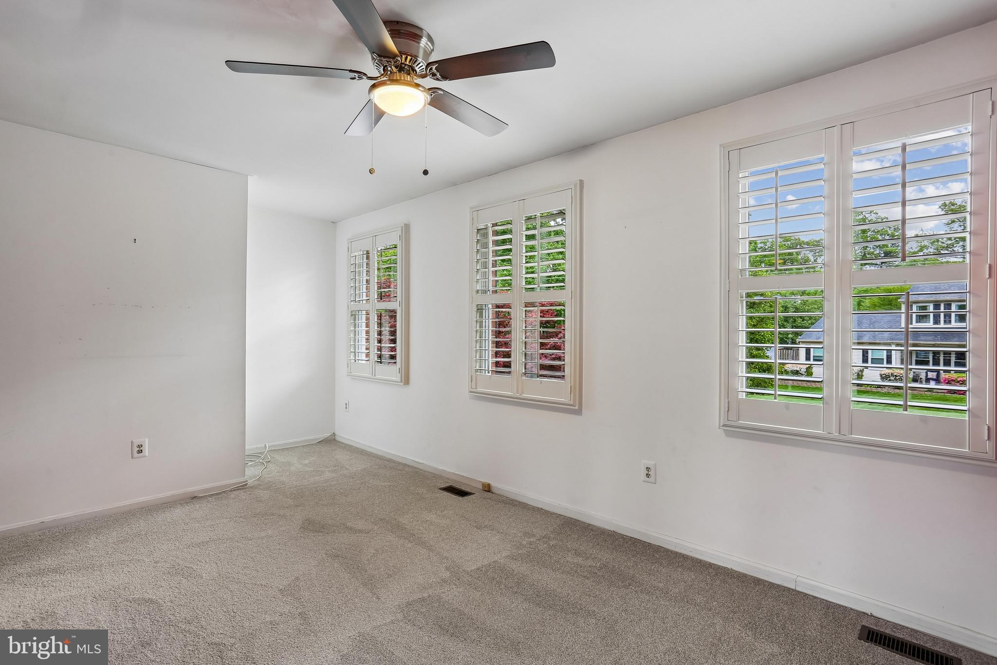 110 Summit Hall Road Gaithersburg, MD 20877 - Photo 53 of 85 Second bedroom w/brand new carpet