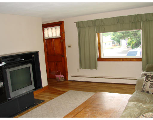 11 Coolidge Road Peabody, MA 01960 - Photo 2 of 12 Gallery Image 2