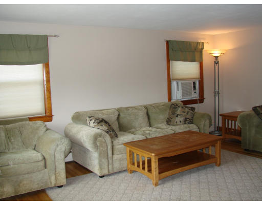 11 Coolidge Road Peabody, MA 01960 - Photo 3 of 12 Gallery Image 3