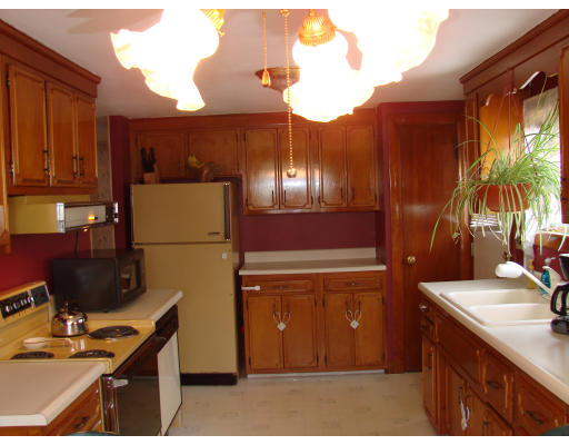 11 Coolidge Road Peabody, MA 01960 - Photo 4 of 12 Gallery Image 4