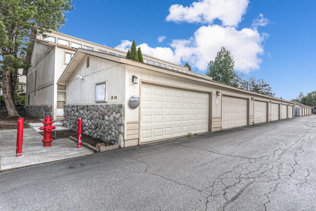1050 Northeast Butler Market Road, Unit 17 Bend, OR 97701 - Photo 12 of 31 Butler Market Rd NE 1050 Rm17 Web (1 of