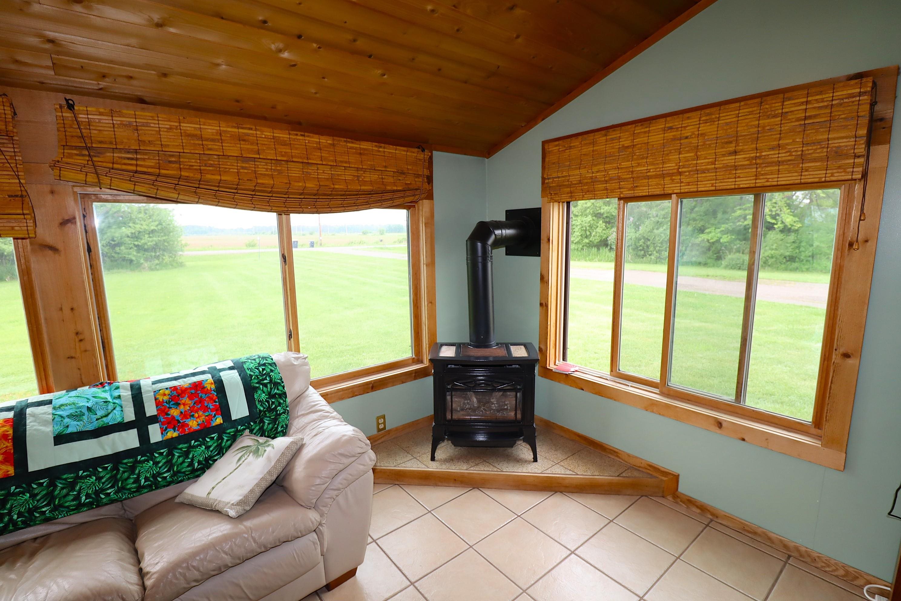 49940 Beaser Road Ashland, WI 54806 - Photo 16 of 50 Gas Fireplace