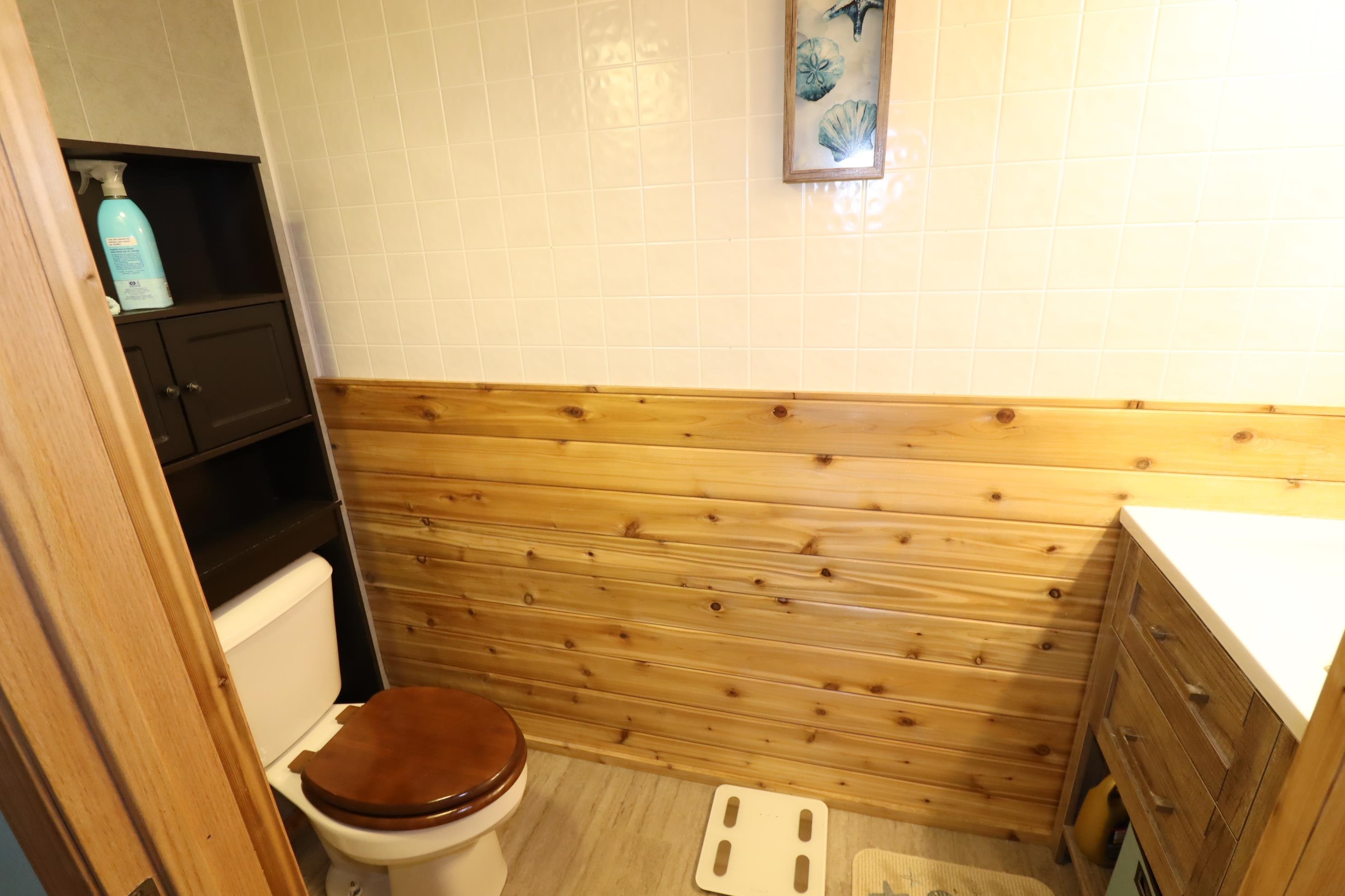 49940 Beaser Road Ashland, WI 54806 - Photo 27 of 50 Primary Ensuite