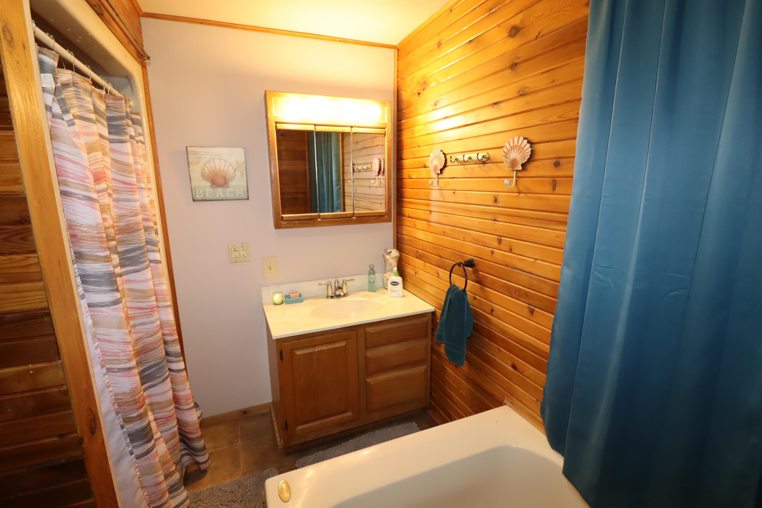 49940 Beaser Road Ashland, WI 54806 - Photo 31 of 50 Full Bath