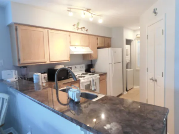 $1,600 | 521 White River Drive, Unit 21F, Myrtle Beach, SC 29579