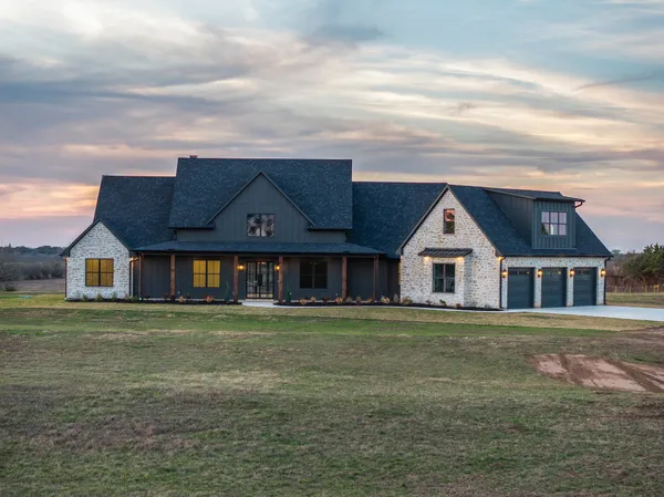 $1,799,000 | 424 Pleasant Hill School Road, Brenham, TX 77833