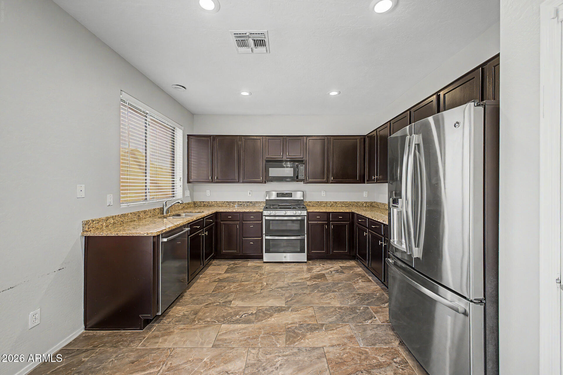 4237 East Del Rio Street Gilbert, AZ 85295 - Photo 9 of 31