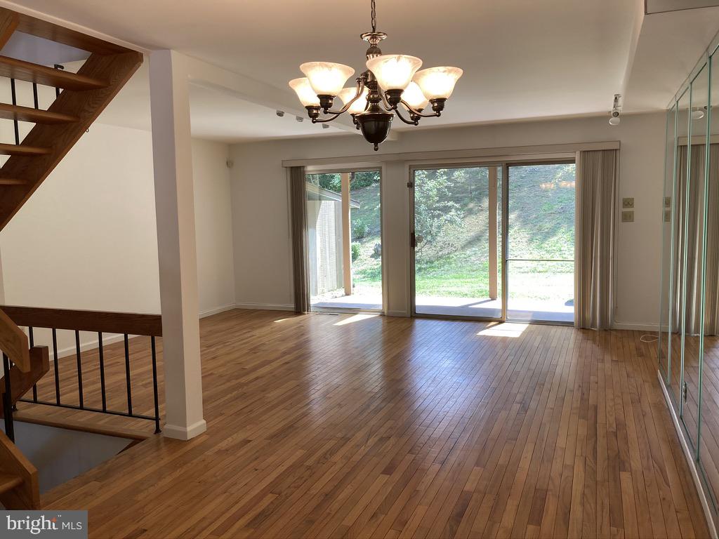 58 Wood Circle Reading, PA 19607 - Photo 4 of 38 Dining room and Living room