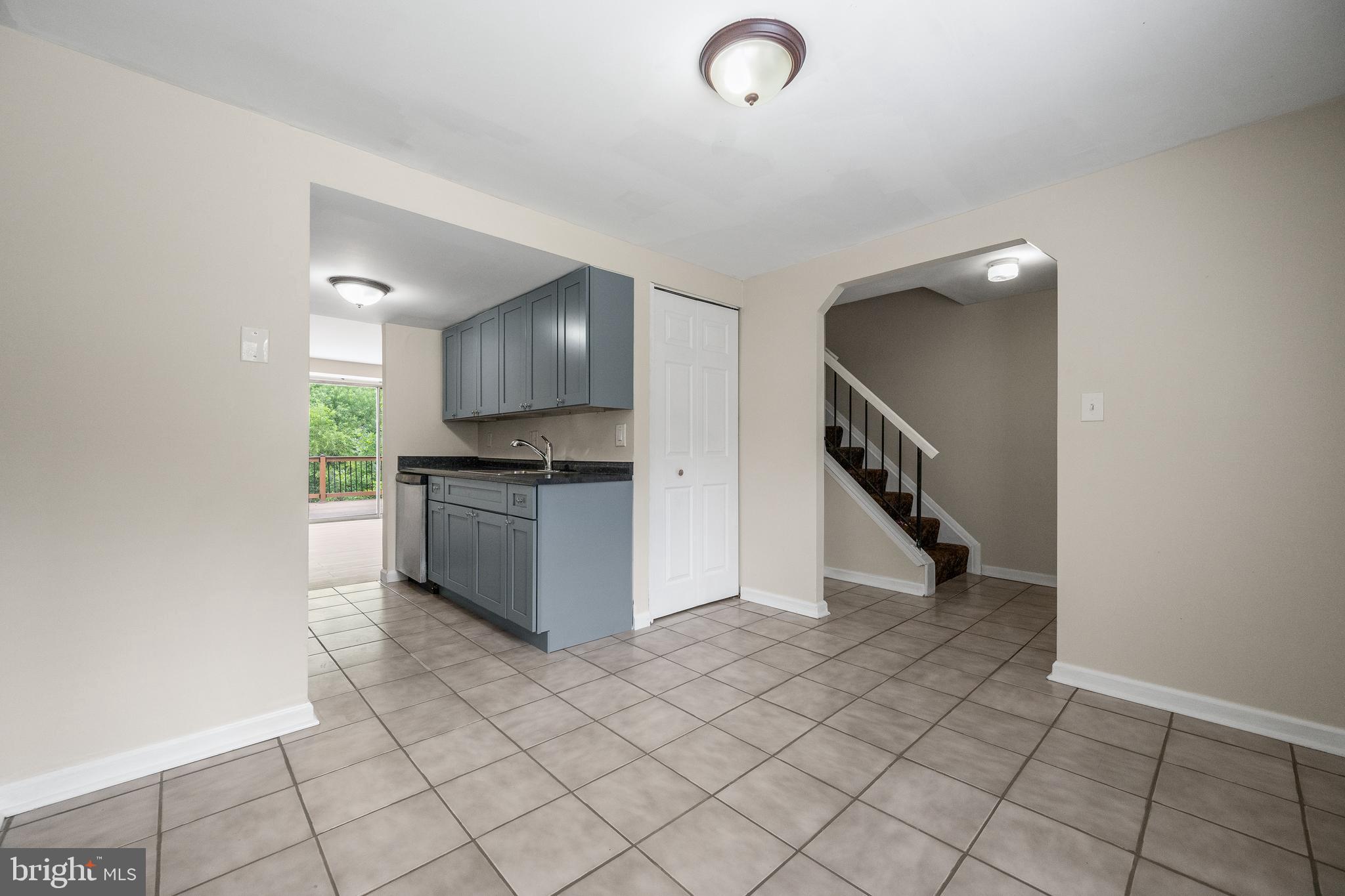 5407 Fallriver Row Court Columbia, MD 21044 - Photo 7 of 39 Dining area off of entrance and kitchen