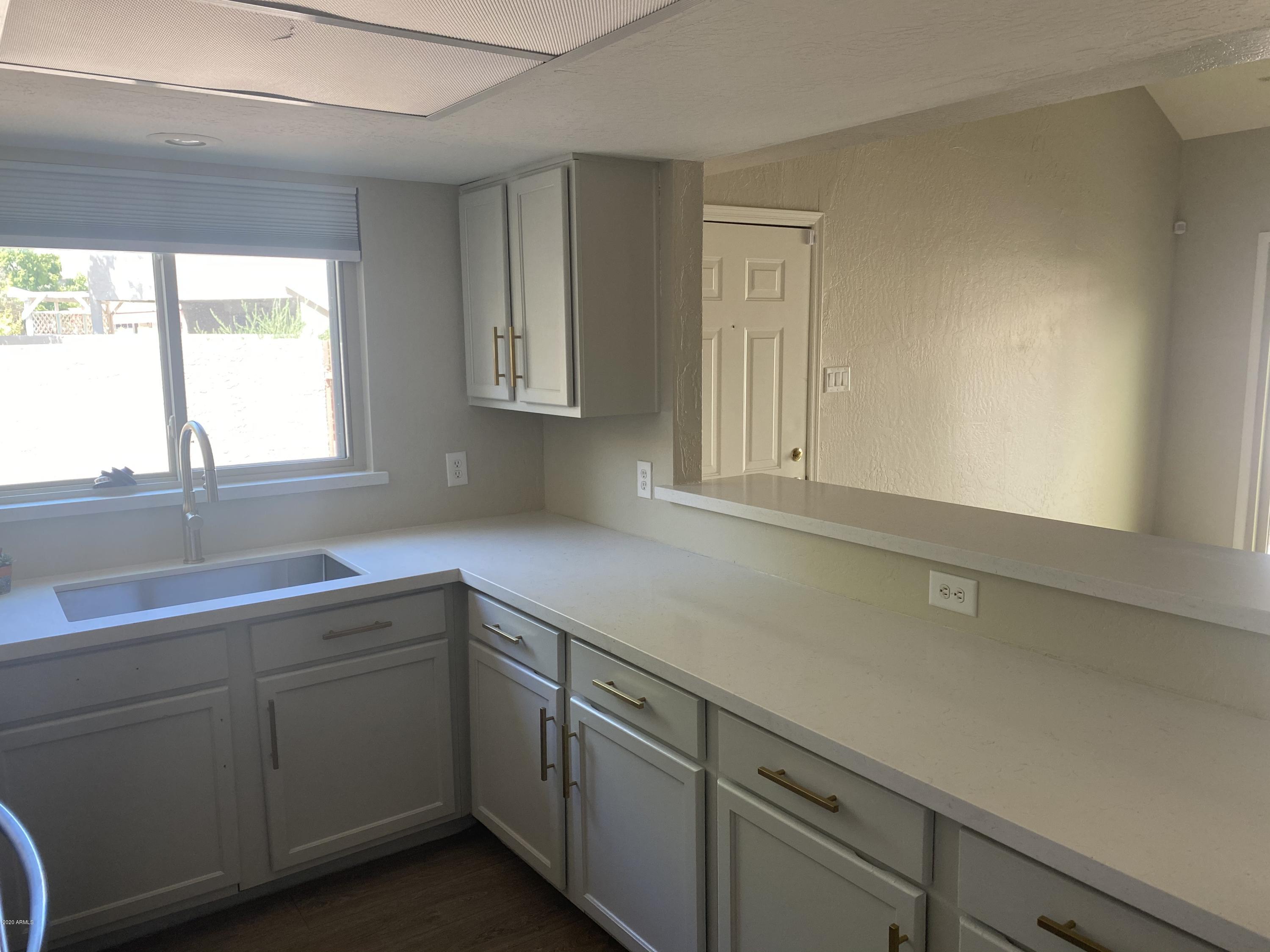 4202 West Calavar Road Phoenix, AZ 85053 - Photo 5 of 16 Kitchen