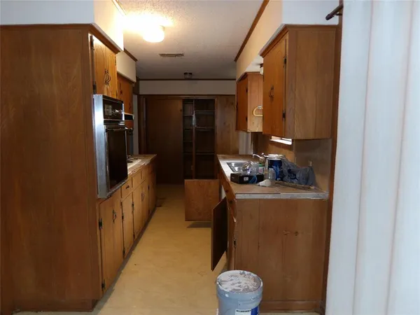 $1,250 | 205 Larkspur Lane, Palestine, TX 75803