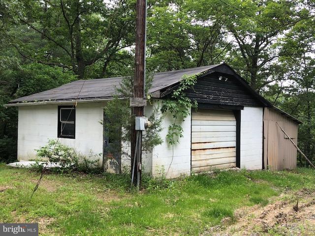 1150 Murphy Road Berkeley Springs, WV 25411 - Photo 3 of 3 Exterior (Rear)