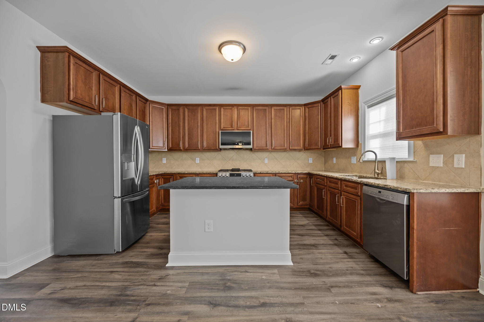 824 Lone Pine Loop Fuquay-Varina, NC 27526 - Photo 11 of 62 6-web-or-mls-IMG_9290