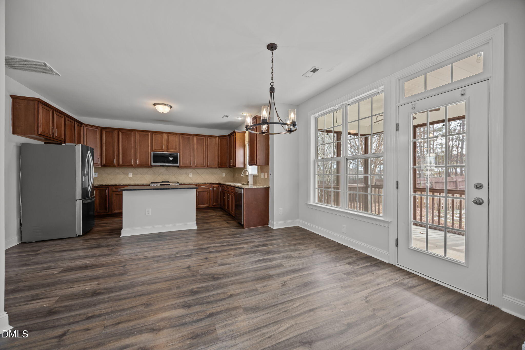 824 Lone Pine Loop Fuquay-Varina, NC 27526 - Photo 20 of 62 15-web-or-mls-IMG_9320