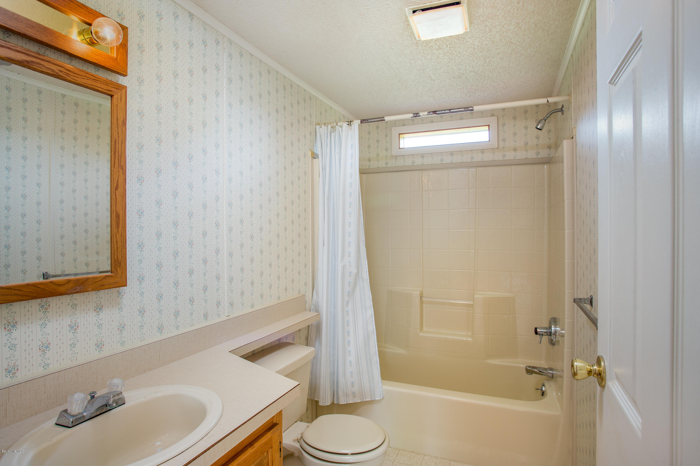 488 Hancock Road Pittsfield, MA 01201 - Photo 17 of 19 bath 2