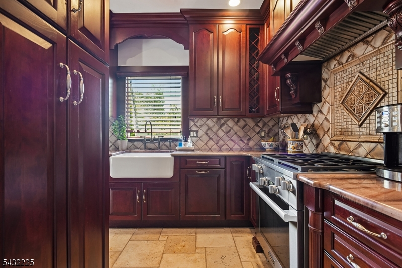 57 Southgate Road New Providence, NJ 07974 - Photo 14 of 35