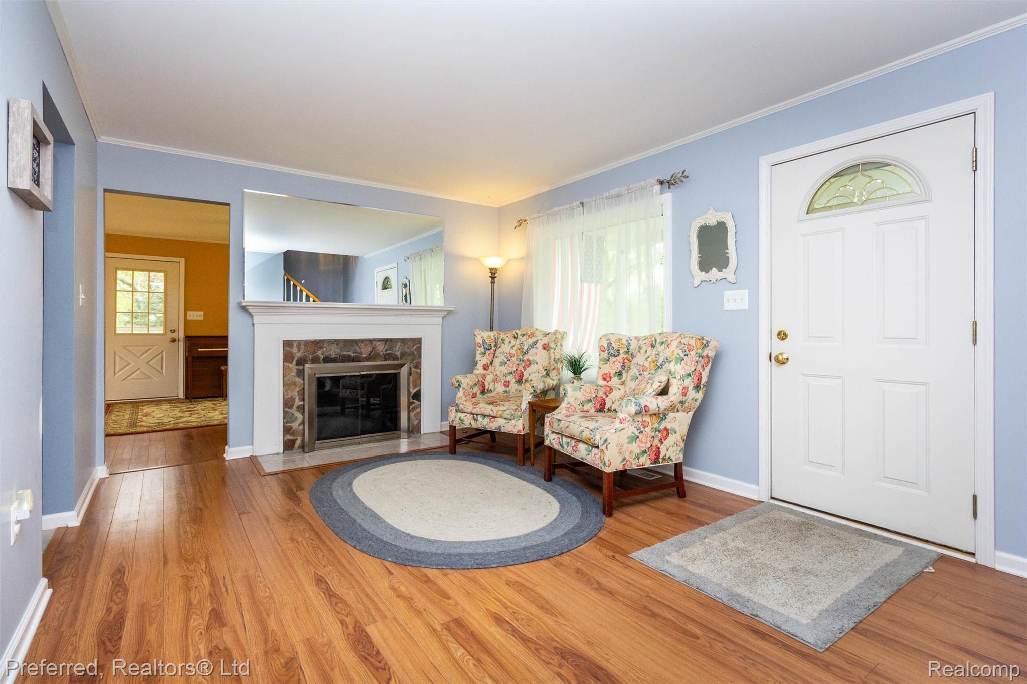 9840 Currie Road Northville, MI 48167 - Photo 7 of 62 interior (2).jpg