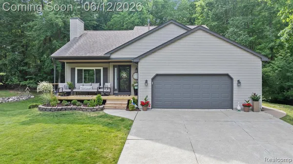 $399,900 | 2285 Somerville Drive, Oxford, MI 48371