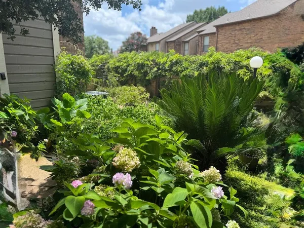 $210,000 | 1108 Quail Valley Lane, Unit 122, Arlington, TX 76011