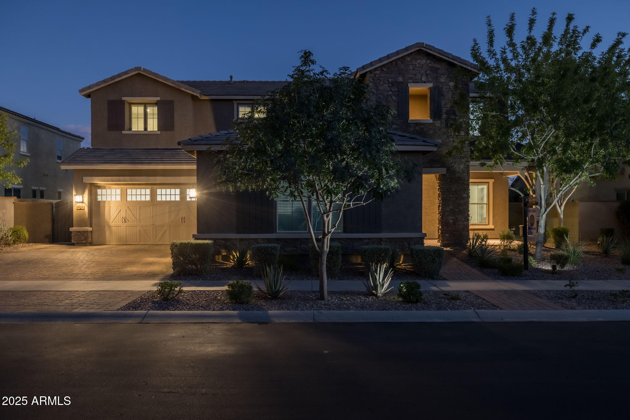 10535 Diffraction Avenue Mesa, AZ 85212 - Photo 10 of 126 Frontyard