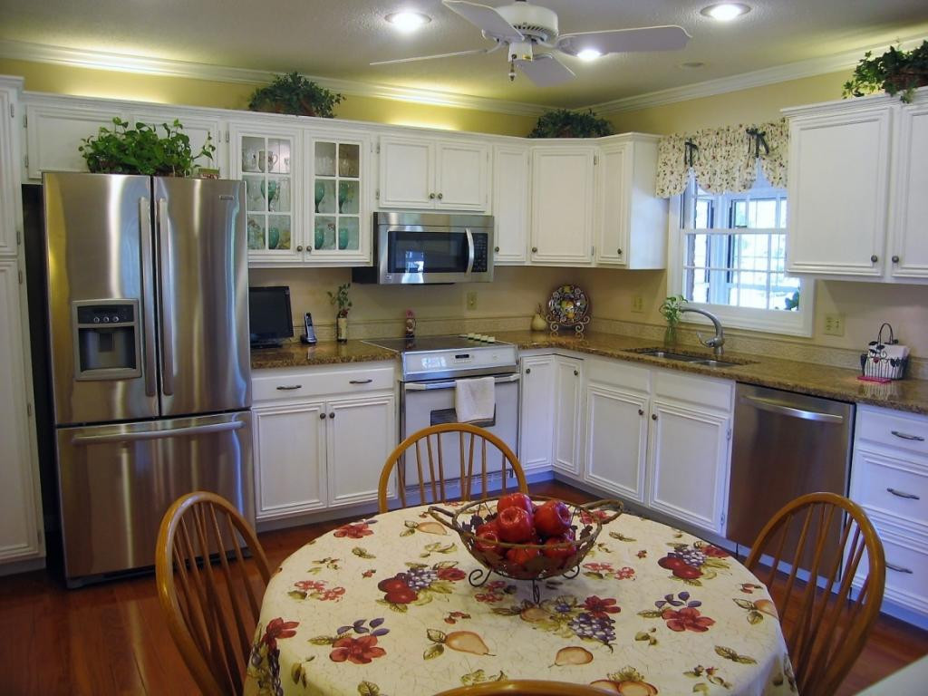 38 Compton Bristol, TN 37620 - Photo 13 of 25 Kitchen