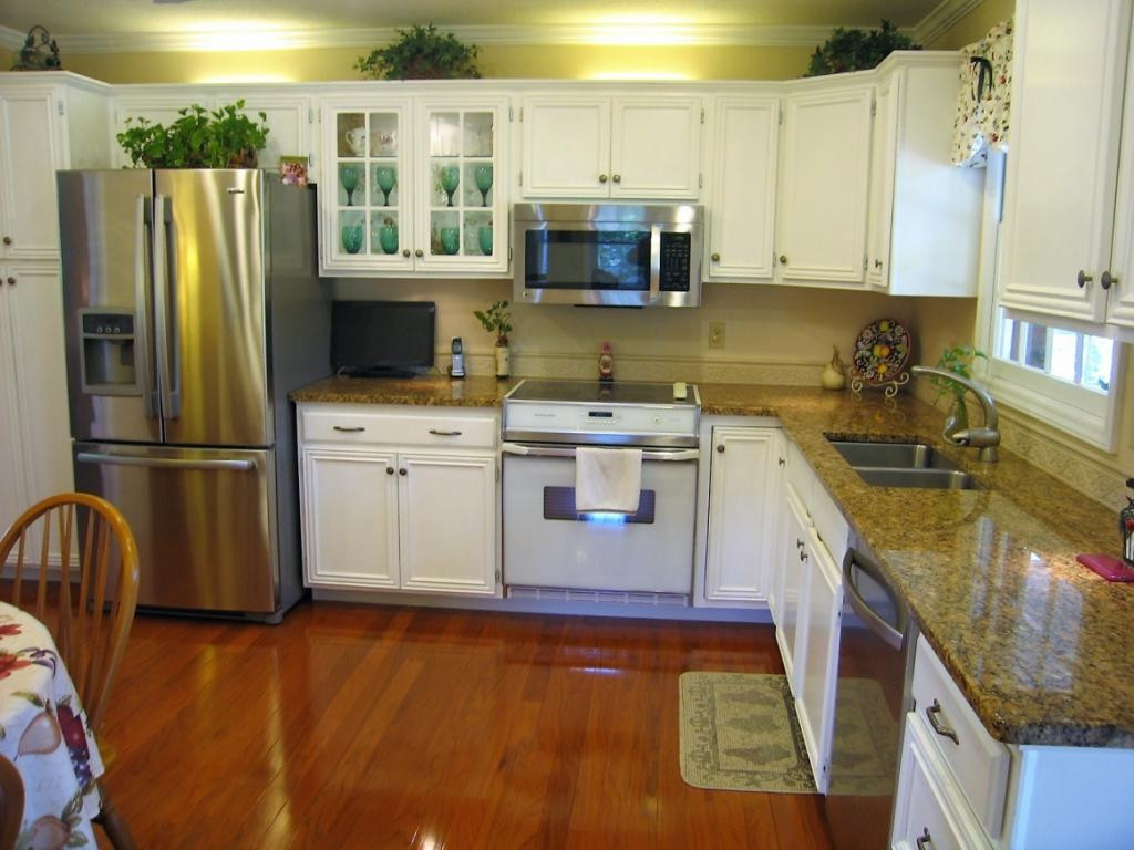 38 Compton Bristol, TN 37620 - Photo 14 of 25 Another Kitchen View